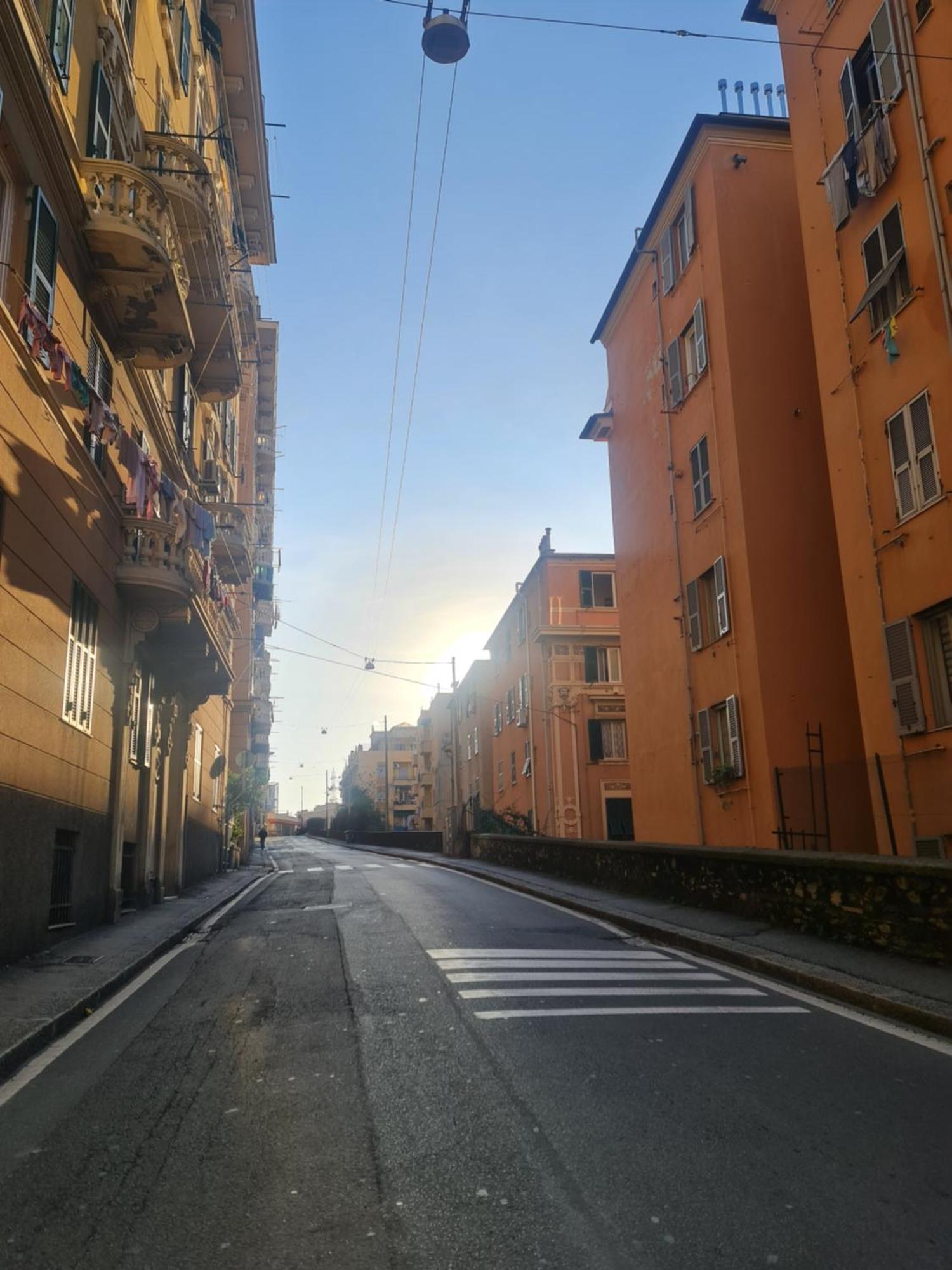 Ampio Appartamento Con 2 Posti Auto E Cortile Genua Zewnętrze zdjęcie